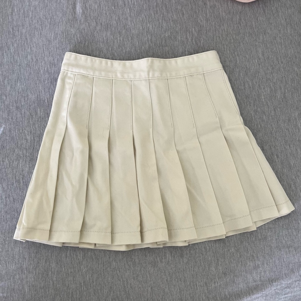 brandy melville cream pleated dana skirt